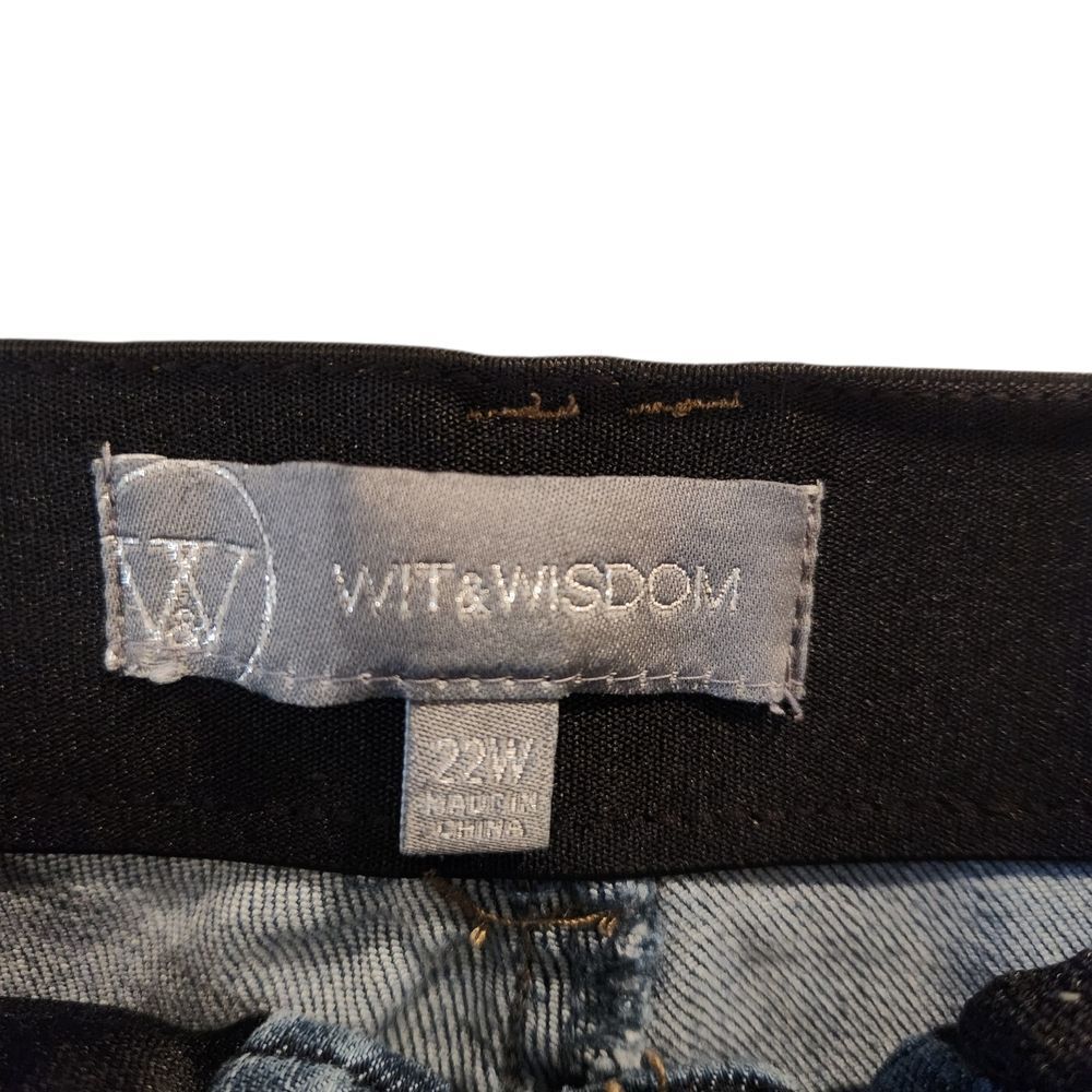 Wit & Wisdom Classic Women's Blue Distressed Jeans 22 - Picture 5 of 5
